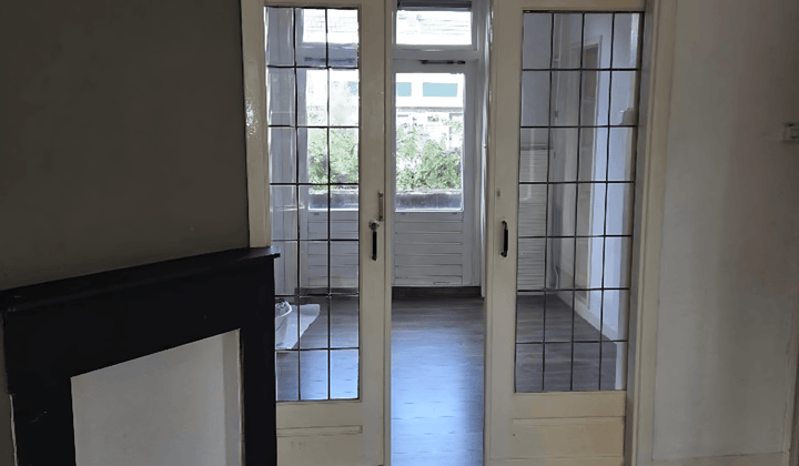 Gestoffeerde studio met balkon en privévoorzieningen