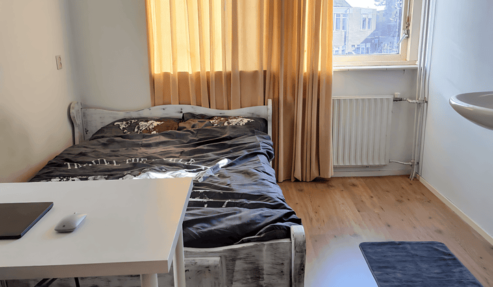 Gestoffeerde kamer met wasmachine en inclusief kosten
