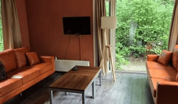 Vrijstaande woning met tuin en parkeerplaats, gemeubileerd