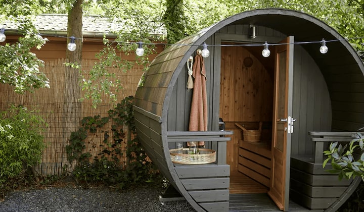 Houten huis met sauna en omheinde tuin