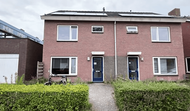 Huurwoning met 7 kamers en tuin