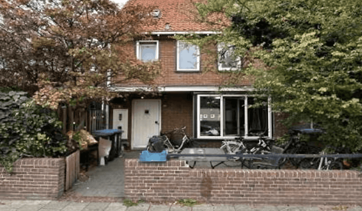 Gestoffeerde studio met eigen tuin en wifi