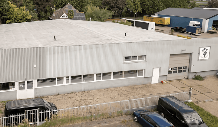 Bedrijfsruimte · 1385 m² · €4600,-