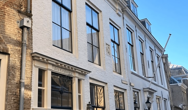 Huis | 214m² | €2800,-