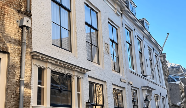 Huis | 214m² | €2499,-