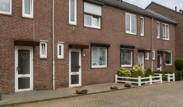 Huis | 65m² | Bouwerweistraat | €764,-