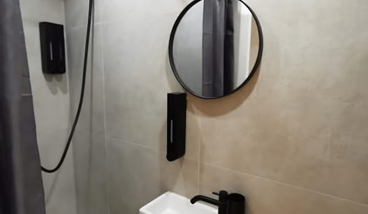 Huis | m² | €600,-