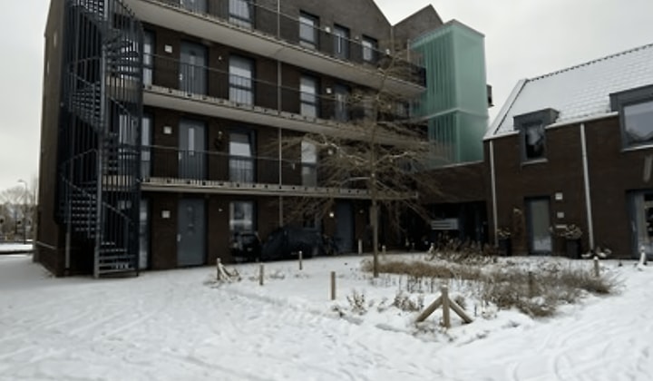 Huis | m² | €1309,-