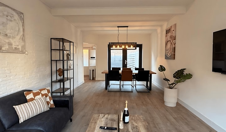 Huis | 135m² | Mr. Jan Freseman Viëtor-straat | €1495,-