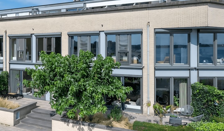 Huis | 177m² | €2250,-