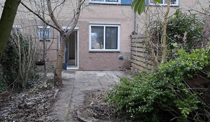 Huis | m² | €671,-