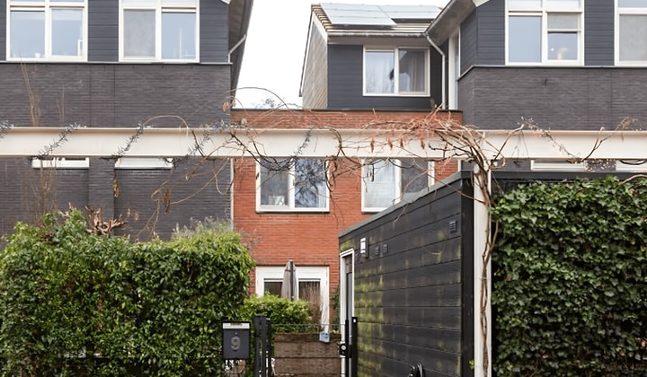 Huis | m² | €2395,-