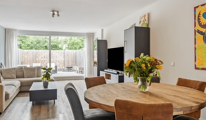 Huis | 143m² | €2495,-