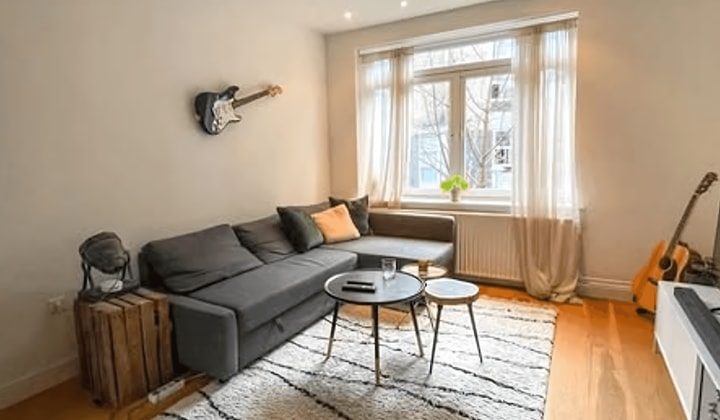 Studio | m² | €800,-