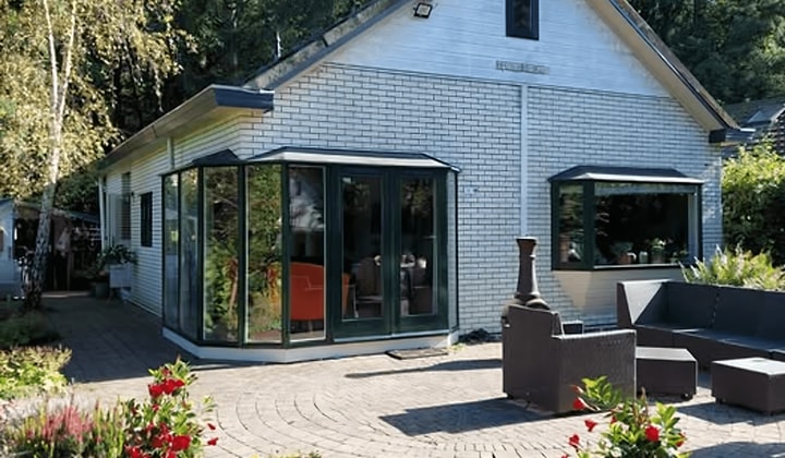 Huis | m² | €700,-