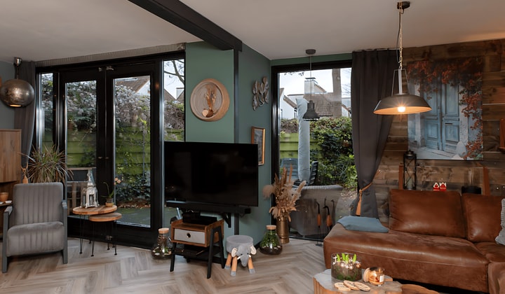 Huis | 116m² | €2100,-