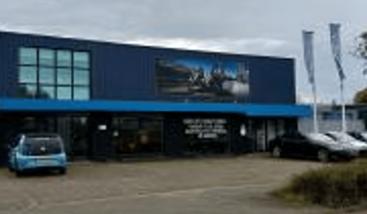 Bedrijfsruimte | 900m² | Bruins Slotlaan | €4000,-