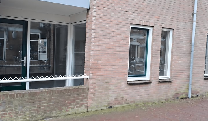 Huis | m² | €536,-