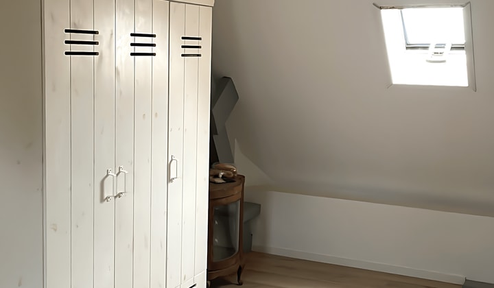 Kamer | 18m² | Westzijde | €800,-