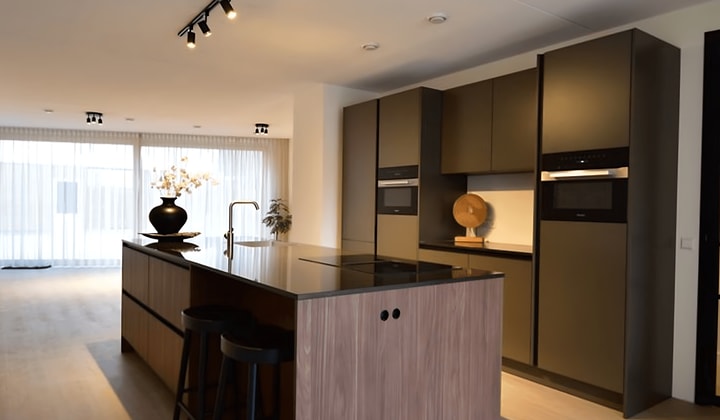 Huis | 148m² | €2395,-