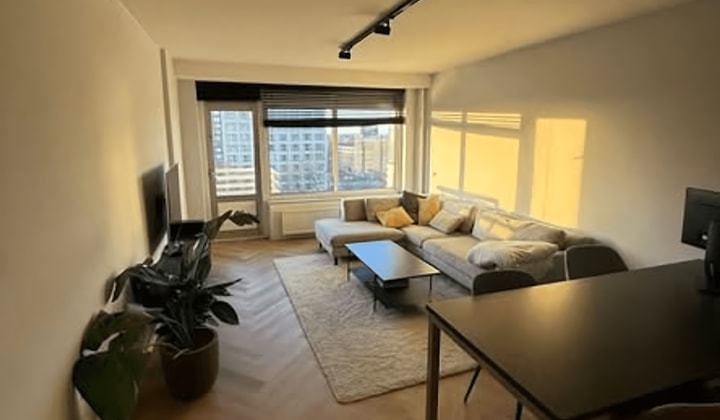 Studio | m² | €800,-