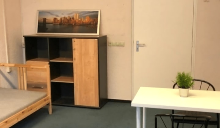 Kamer | 20m² | €711,-