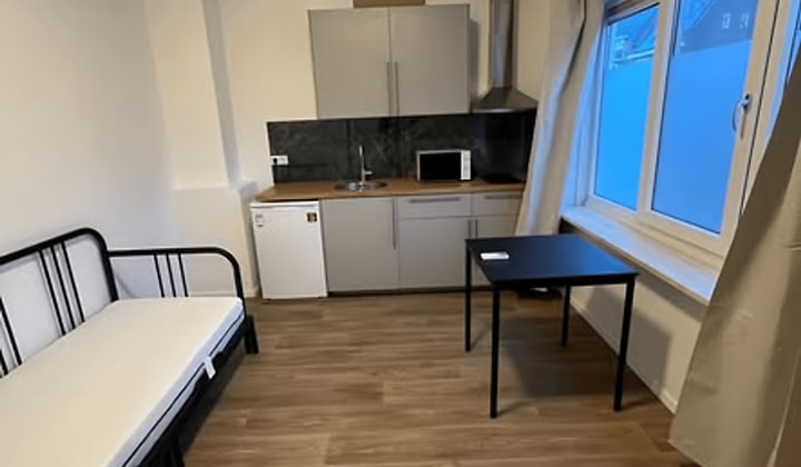 Kamer | 25m² | €900,-