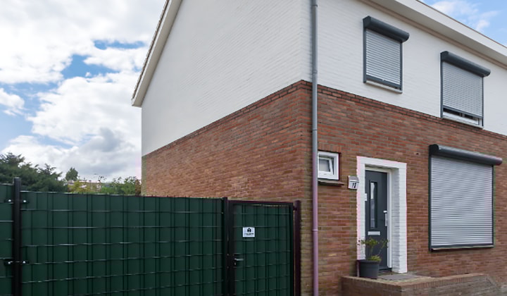 Huis | m² | €932,-