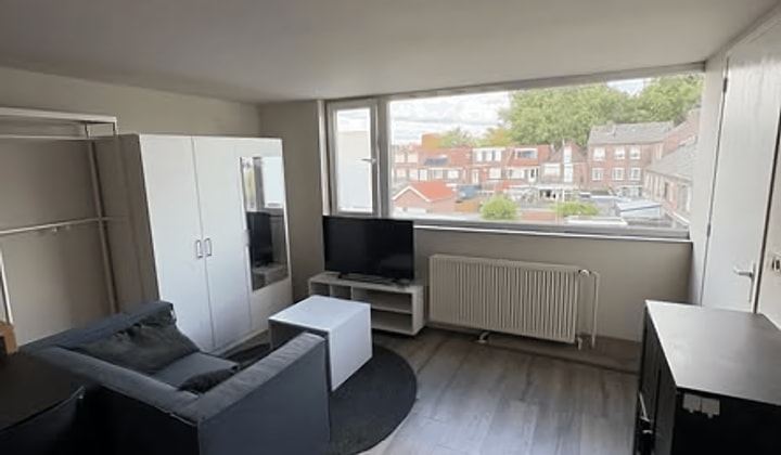 Studio | m² | €815,-