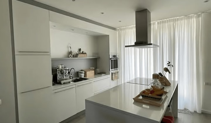 Studio | m² | €800,-