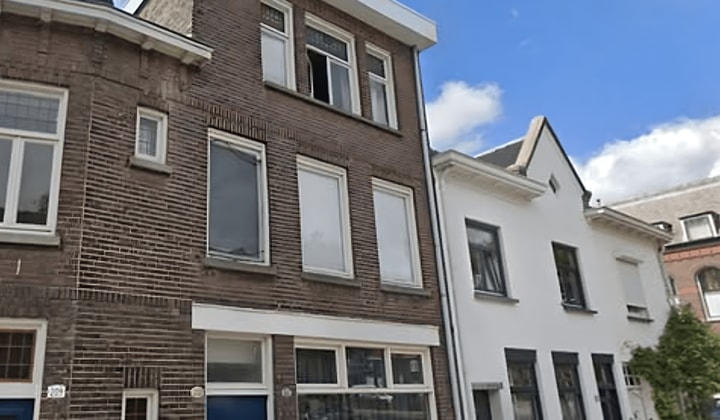 Studio | Hoefstraat | €576,-