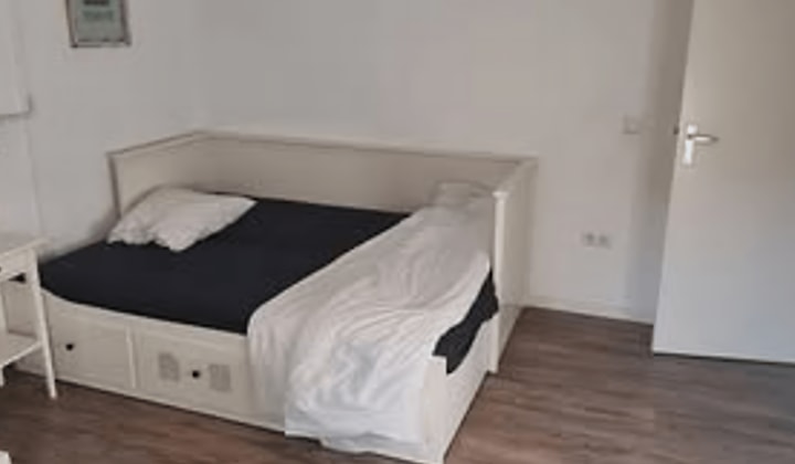 Kamer | m² | €650,-