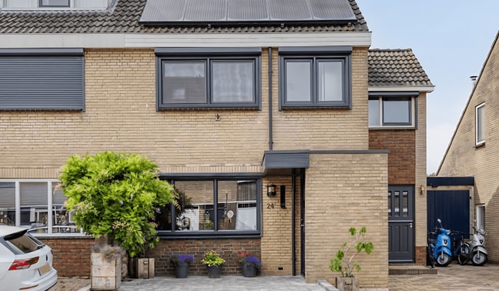 Huis | 134m² | €2395,-