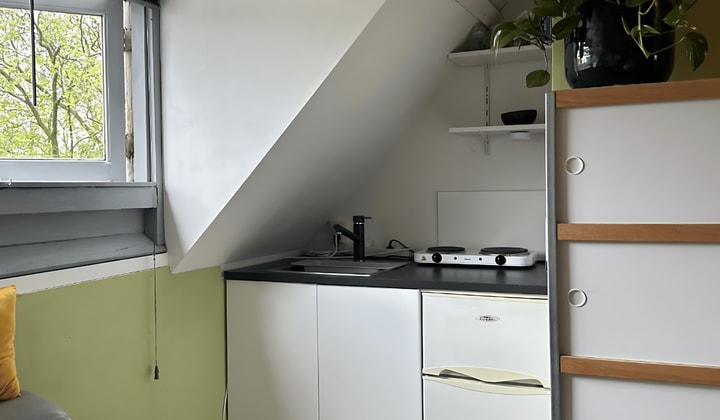 Kamer | 11m² | Reinier Claeszenstraat | €950,-