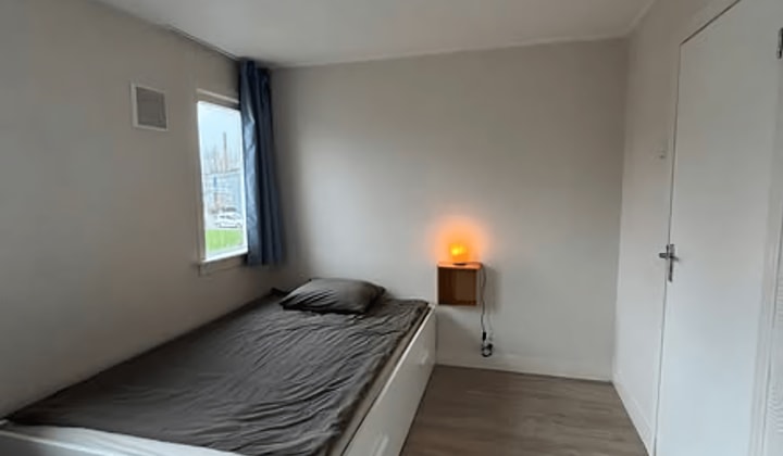 Huis | m² | €825,-