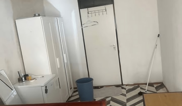 Kamer | m² | €700,-