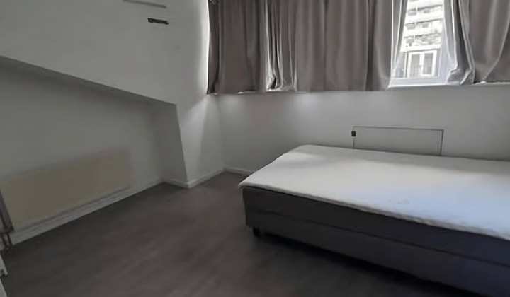 Studio | m² | €800,-