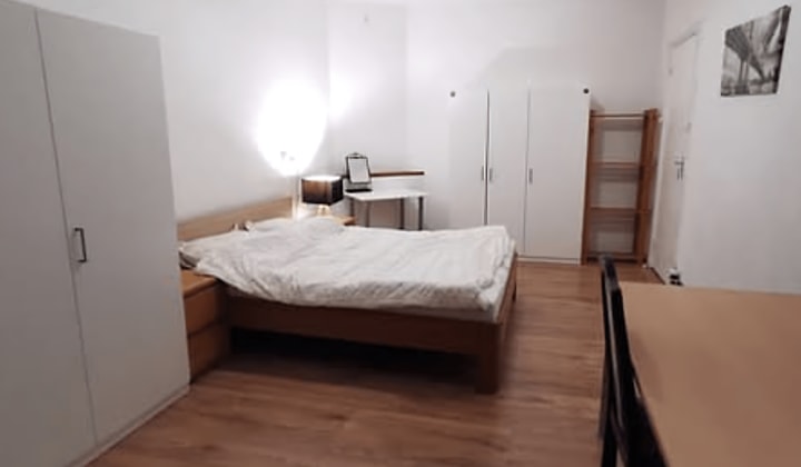 Studio | m² | €850,-