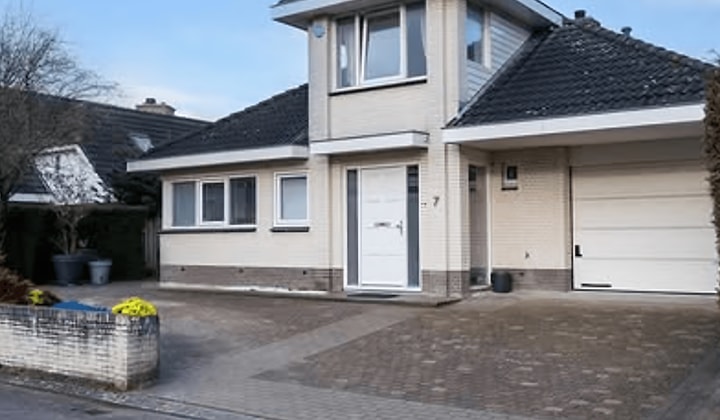 Huis | 200m² | €3000,-