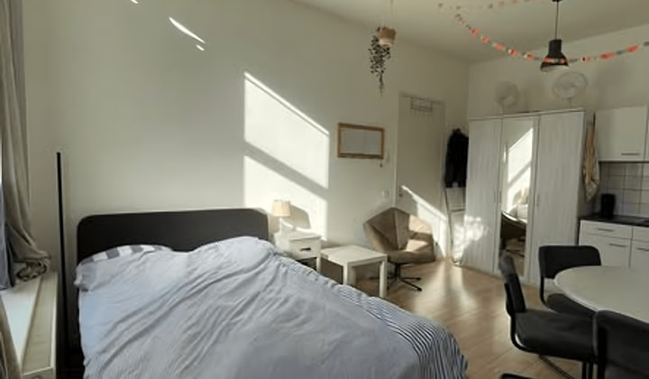 Kamer | 25m² | €670,-