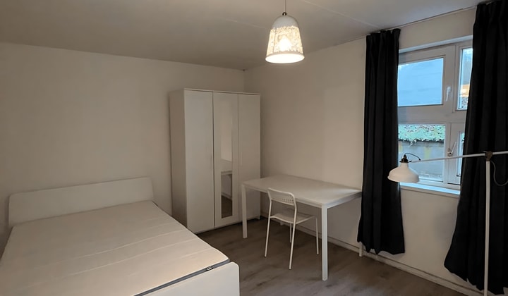 Kamer | 15m² | Dorpstraat | €727,-
