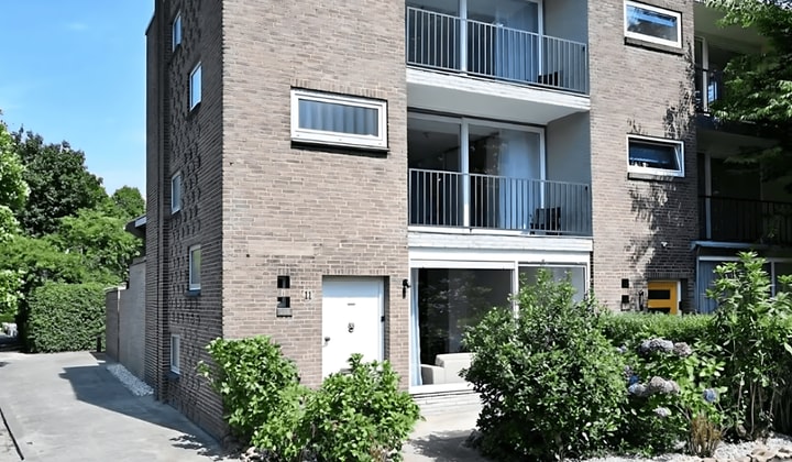 Kamer | 15m² | Louis Regoutstraat | €700,-