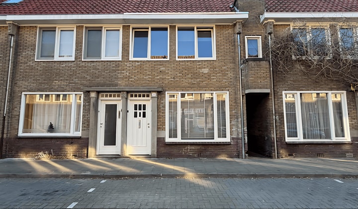 Huis | 110m² | €1685,-