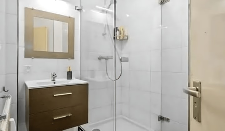 Studio | m² | €800,-