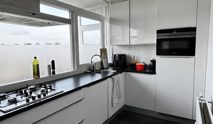 Studio | m² | €850,-