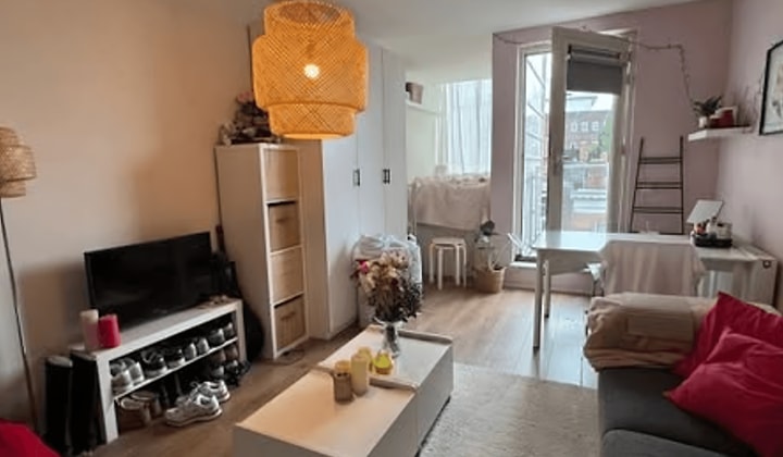 Studio | m² | €1000,-