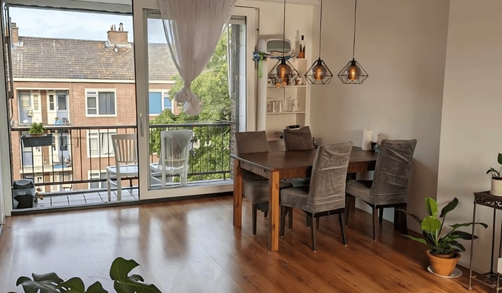 Kamer | 16m² | Minister Aalberselaan | €740,-