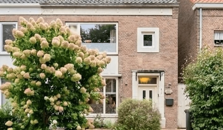 Huis | 137m² | Bredalaan | €1700,-