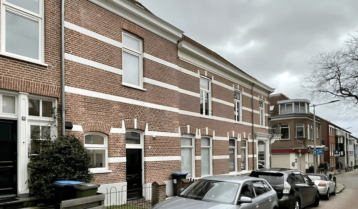 Huis | 68m² | Van Slichtenhorststraat | €1077,-