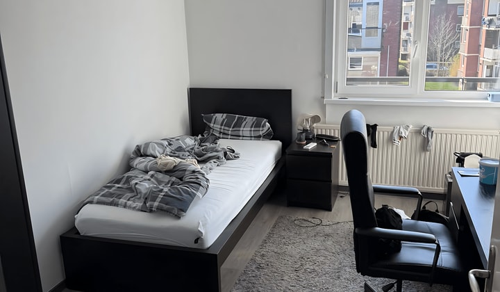Kamer | 14m² | Mr. Heemskerkstraat | €550,-